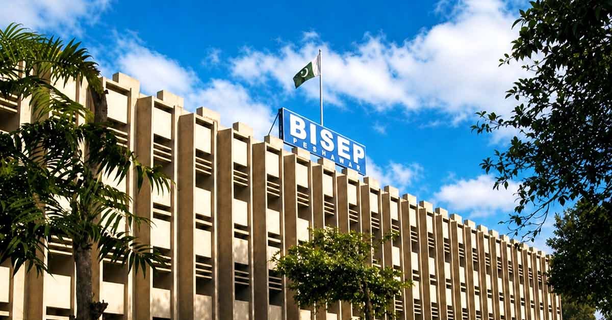 پشاور : میٹرک نتائج کا اعلان ، اومامہ علی 1182 نمبرز لے کرسرفہرست 95 ہزار 496 میں سے 66 ہزار 988 پاس 27 ہزار 788 فیل ہوئے